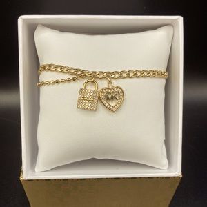 Holiday SALE❗️24HR DROP ⬇️Michael Kors Charm Bracelet